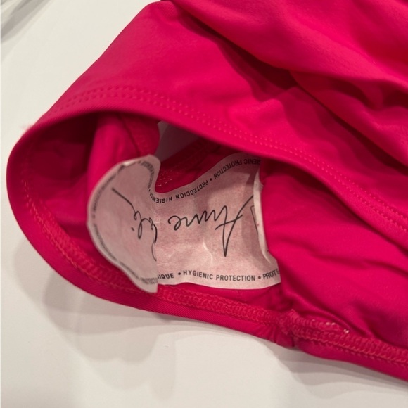 Anne Colle Live In Color Strapless Bandeau Keyhole Shirred One Piece Swimsuit - Picture 6 of 10